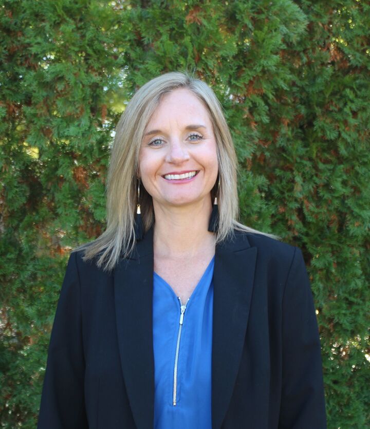 Kelli Boutros,  in Auburn, Kennon & Parker