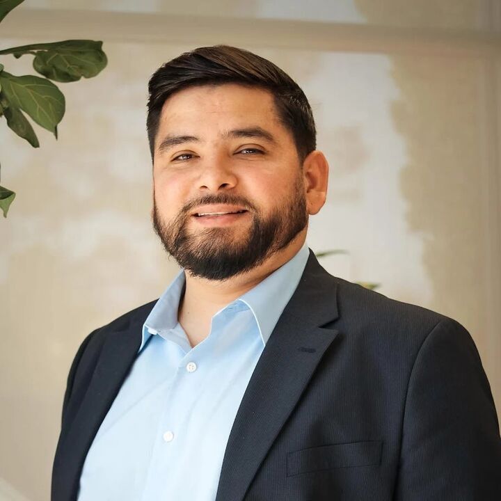 Eduardo Juarez Navarro, Real Estate Salesperson in Las Vegas, Americana