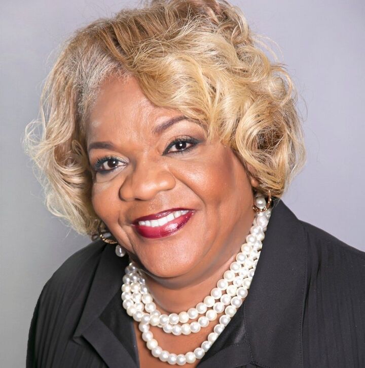 Dion Dixon, Real Estate Salesperson in Spring Hill, Pickett Fences Realty