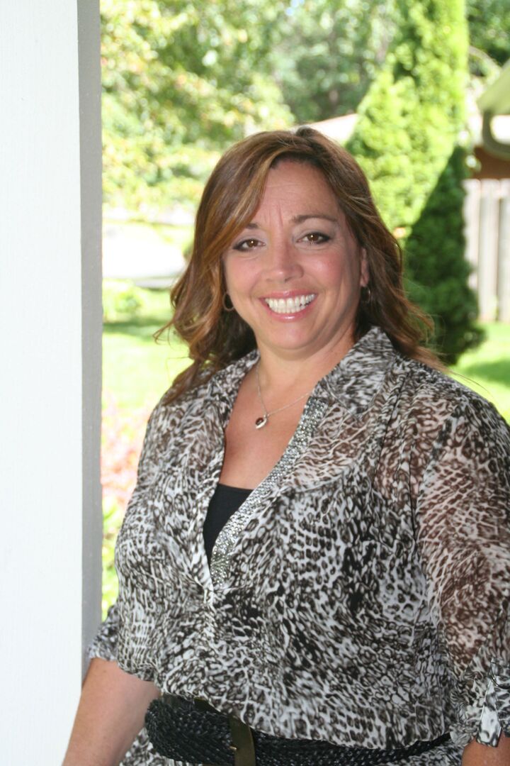 Lisa Stevens, Real Estate Broker in Saint Louis Park, ERA Prospera Real Estate