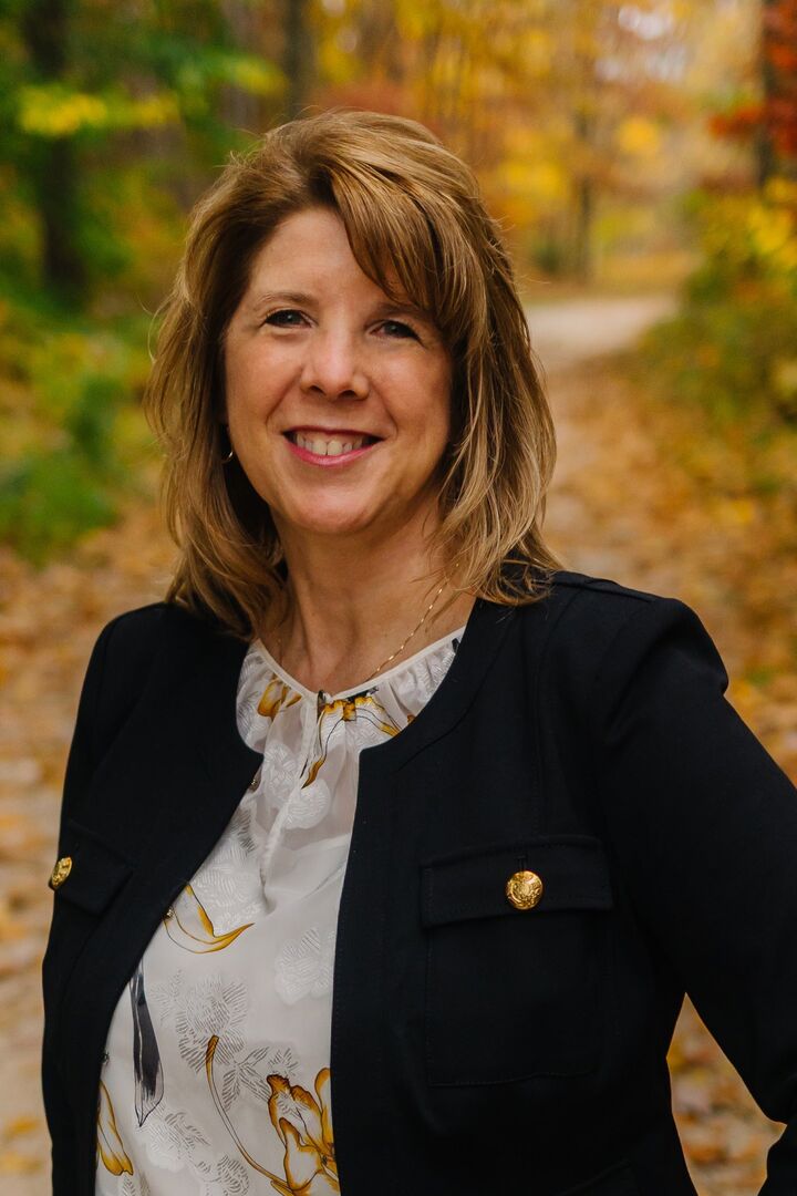 Carol Sneller, Associate Real Estate Broker in Allegan, Sneller Real Estate