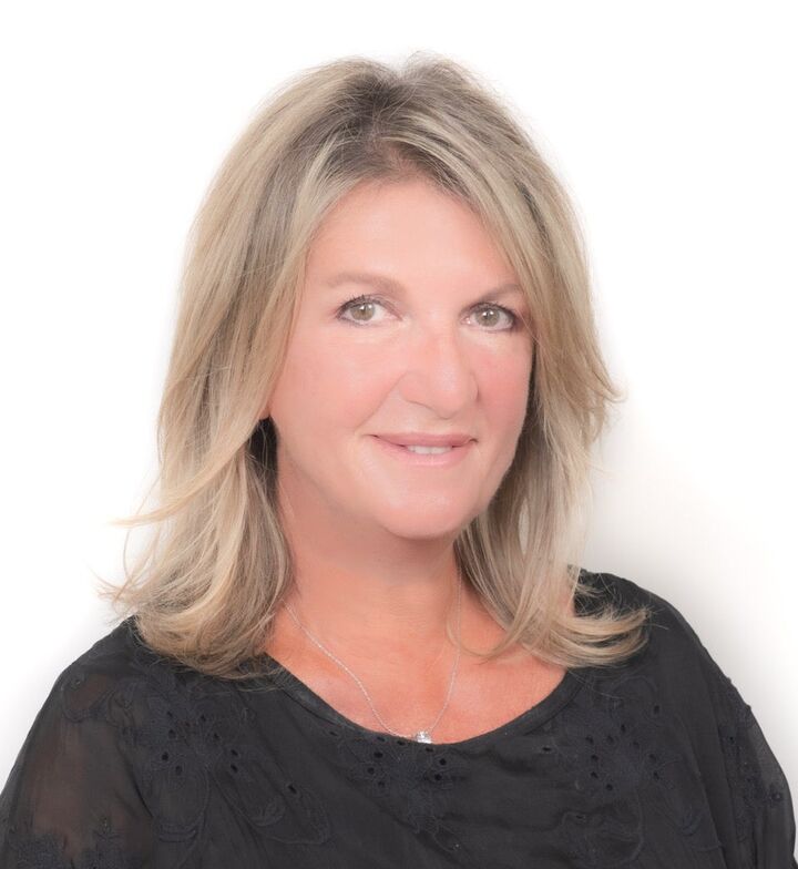 Lisa Knight,  in Woodbury, Realty Connect
