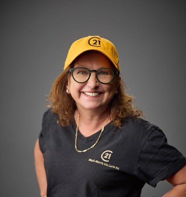 Carrie Moyer, Real Estate Salesperson in Morganville, Mack-Morris Iris Lurie Inc