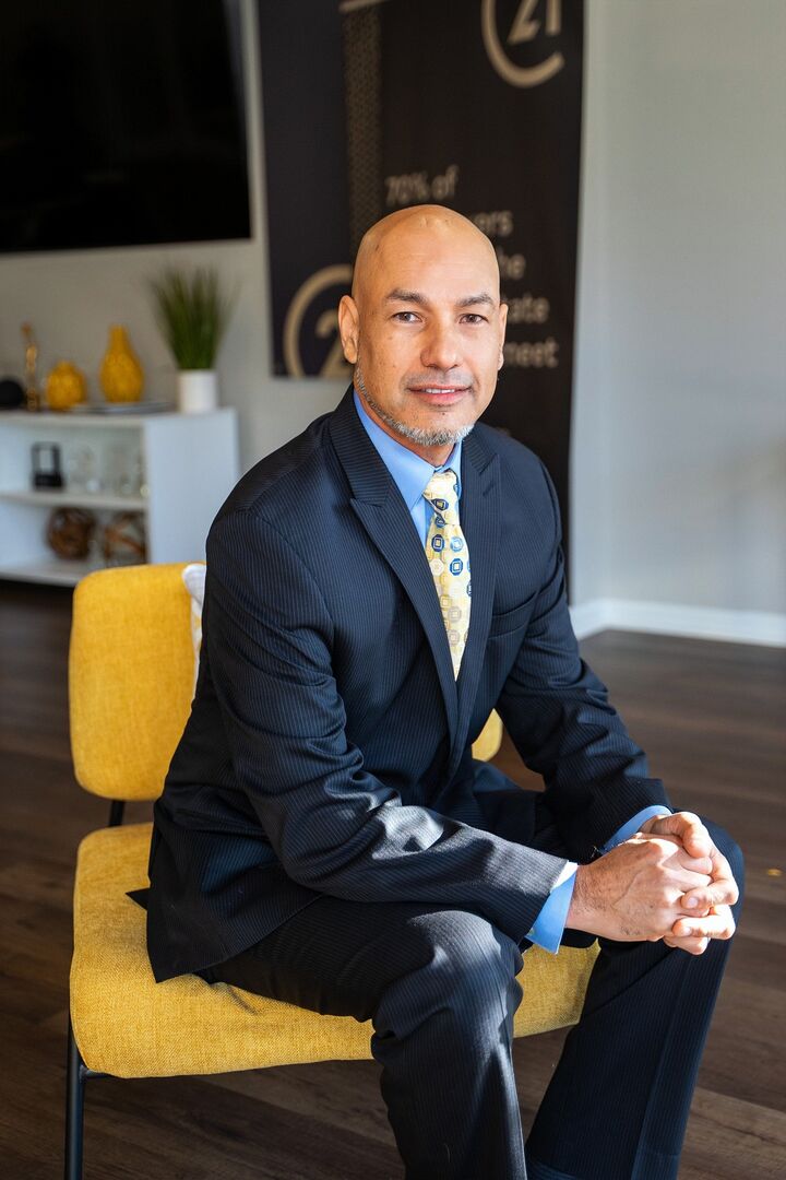 Jason West, Sales Associate in Rochester, Professionals