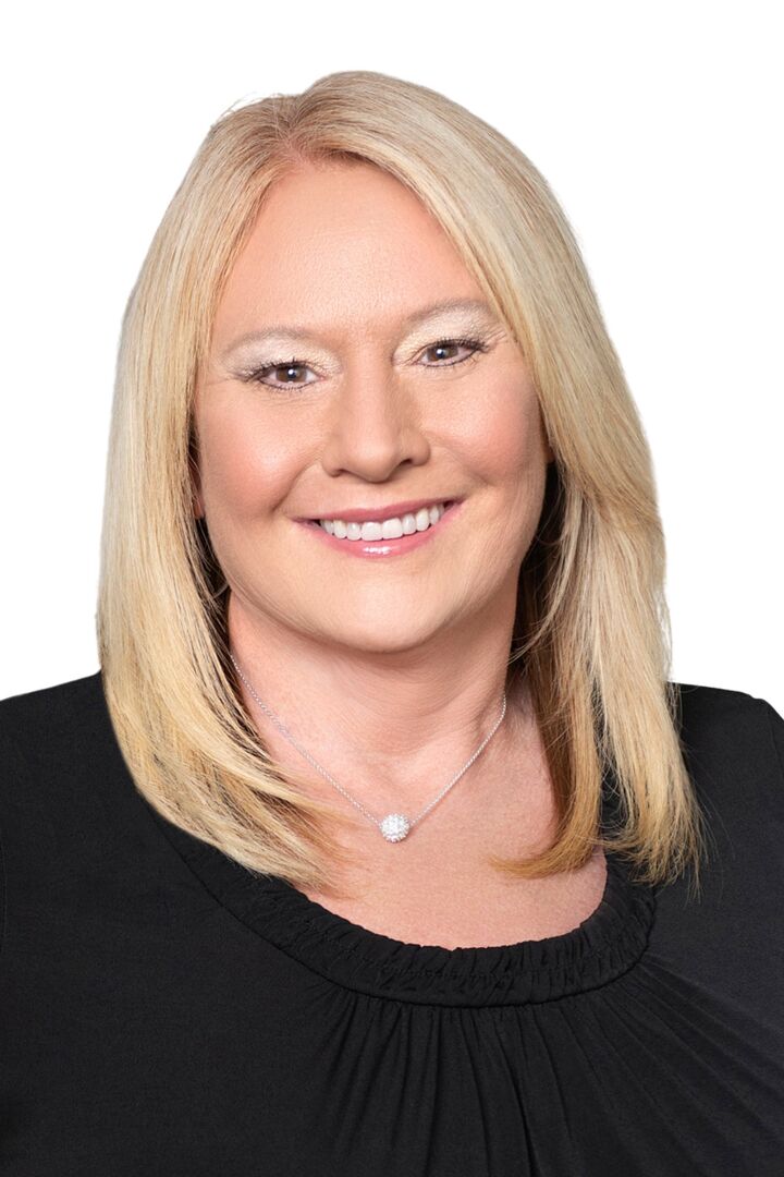 Sarah McAllister, Real Estate Salesperson in Shelbyville, Heritage Group