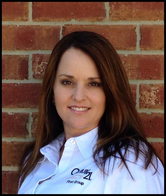 Karen Munn, Real Estate Salesperson in Lindale, First Group