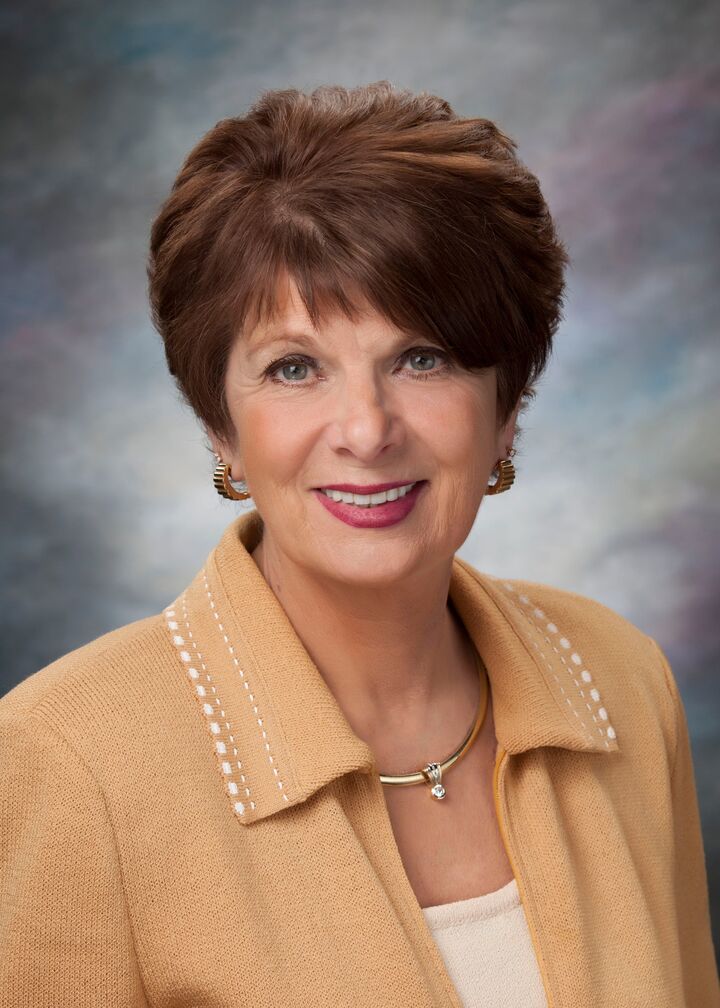 Paula Filar,  in Rochester, Professionals