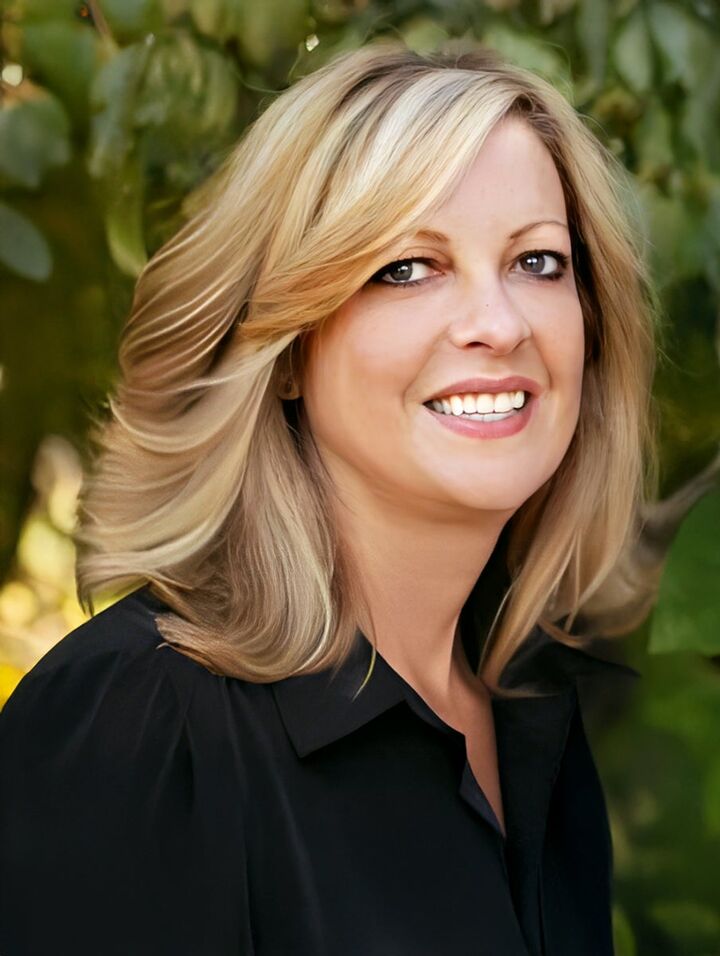 Jeanne Peterson, Real Estate Broker in Salem, Professional Group