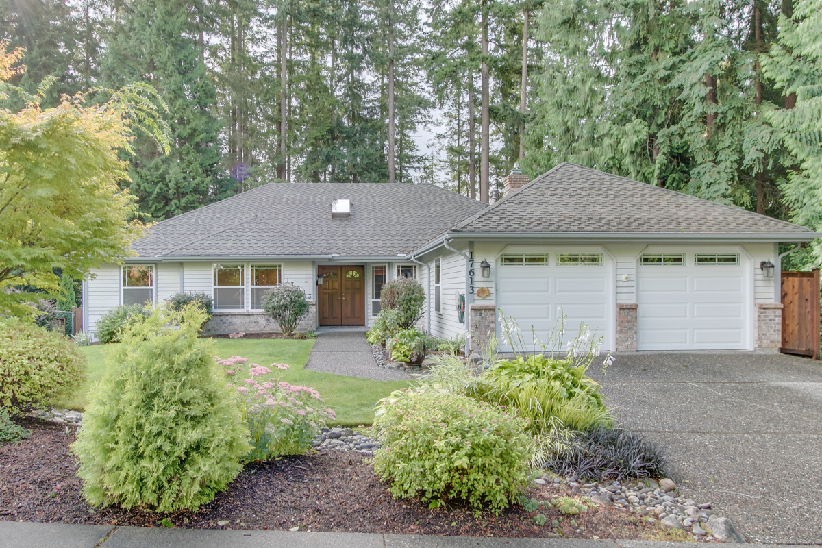 Property Photo: 17613 NE 138th St WA 98052