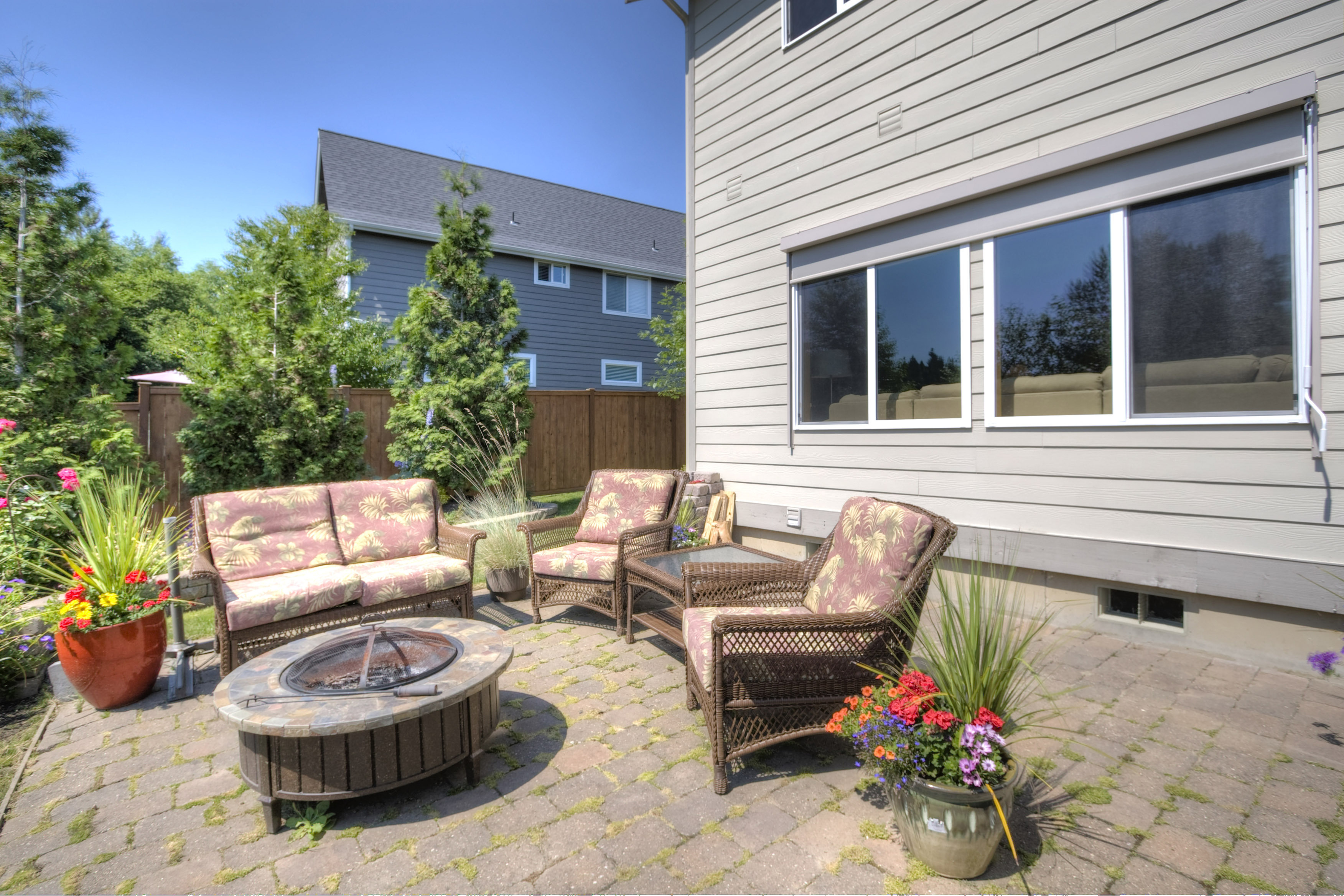 Property Photo: Exterior 5926 Artist Dr WA 98248