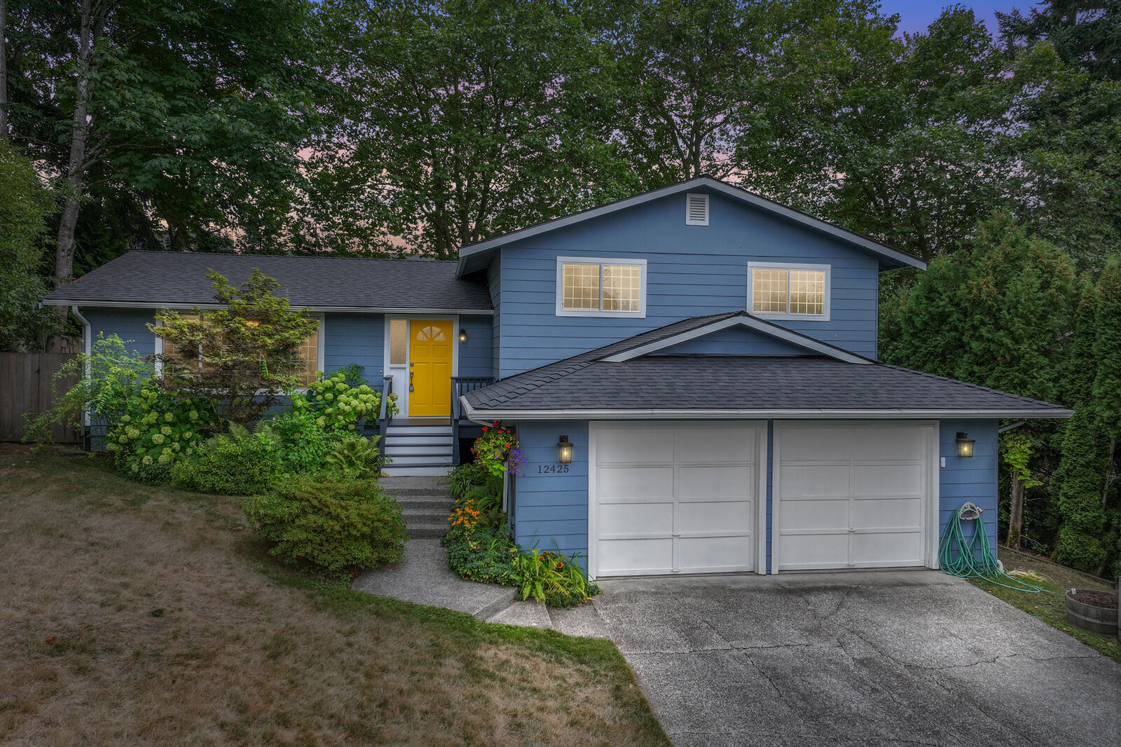 Property Photo:  12425 NE 146th Place  WA 98072 