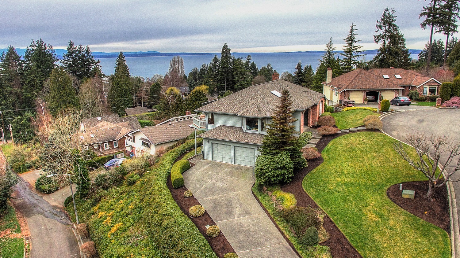 Property Photo:  9515 Forest Dell Dr  WA 98020 