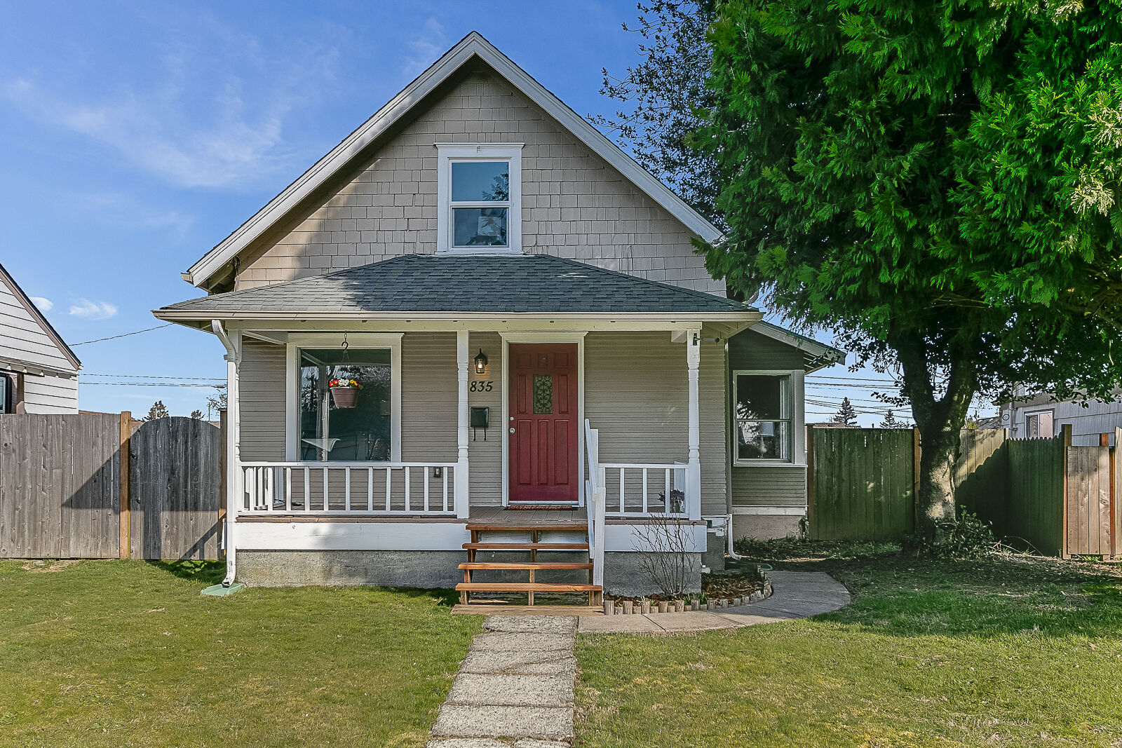 Property Photo: 835 E 49th St 835 E 49th St  WA 98404 