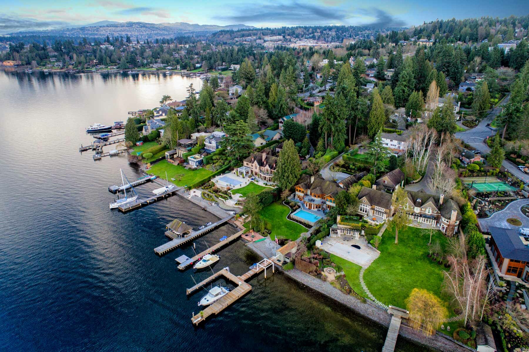 Property Photo: Stunning Waterfront Lodge 7010 N Mercer Wy  WA 98040 