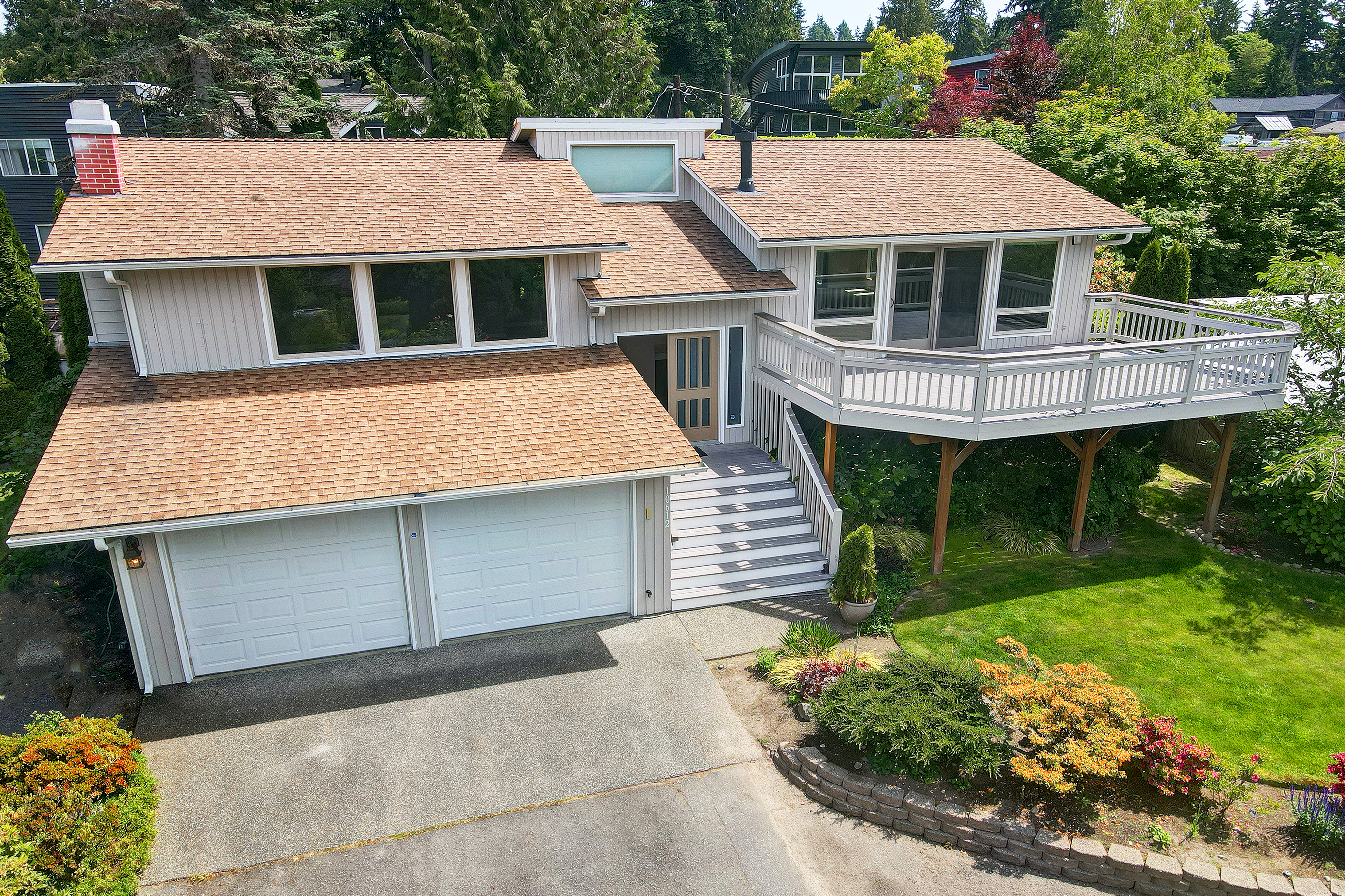 Property Photo:  10612 NE 46th Street  WA 98033 