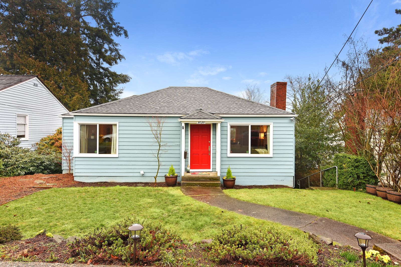 Property Photo:  3020 36th Ave W  WA 98199 