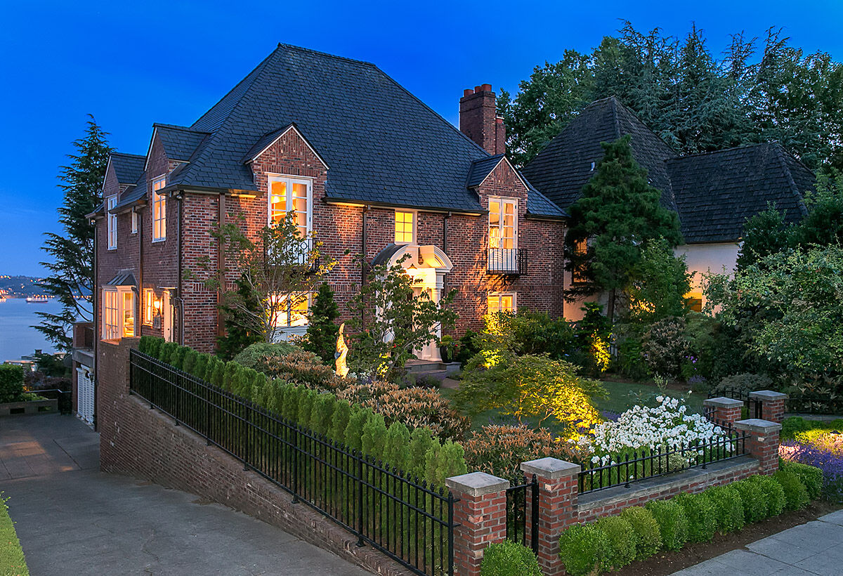 Property Photo:  317 W Highland Drive  WA 98119 