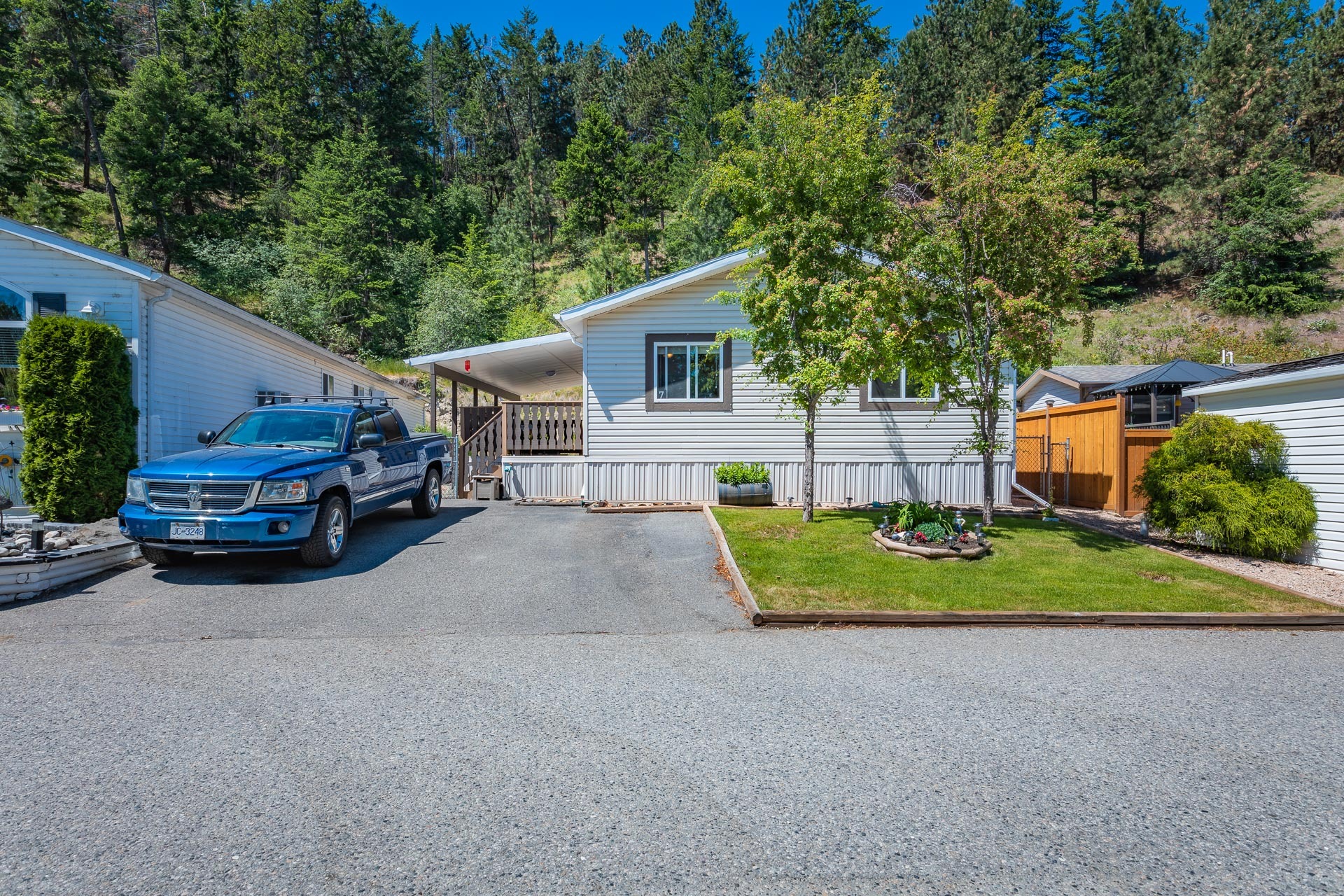 1525 Westside Road 7  Kelowna BC V1Z 3Y3 photo