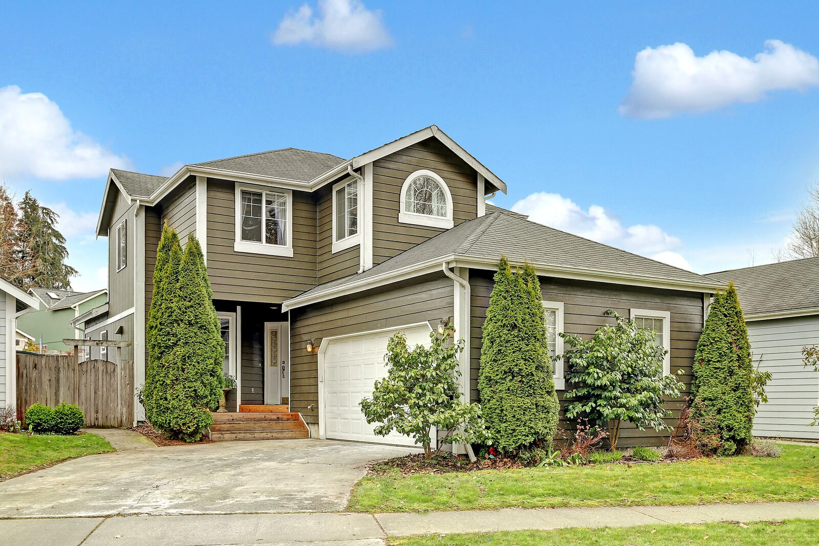 Property Photo: 319 83rd Dr SE WA 98258