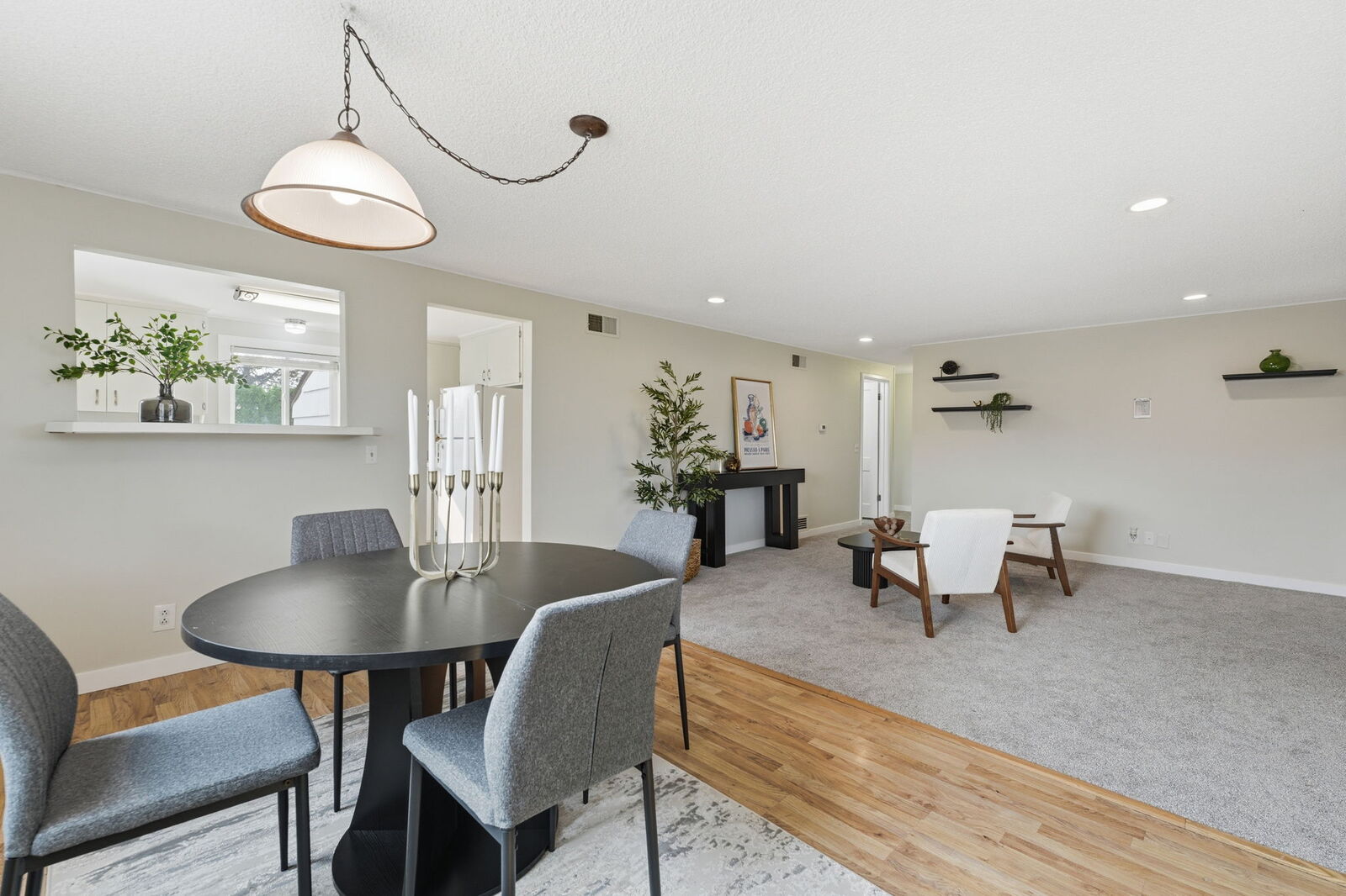 Property Photo: 704 Birch Ave WA 99352