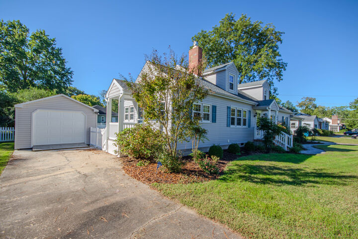 Property Photo:  704 Delaware Avenue  DE 19940 