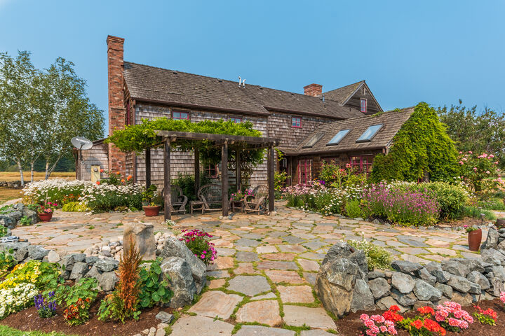 Property Photo:  709 Edgefield Lane  WA 98239 