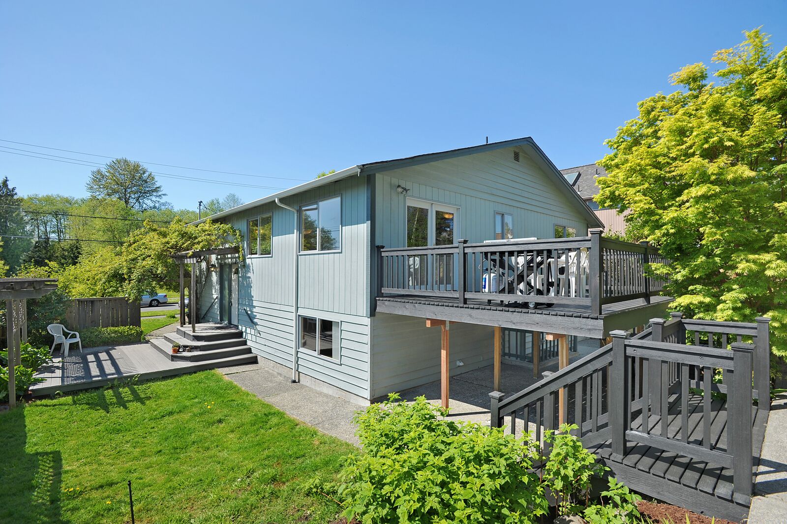 Property Photo: 9508 Densmore Ave N WA 98103