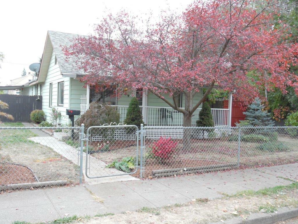 Property Photo: 1807 W Montgomery Ave WA 99205