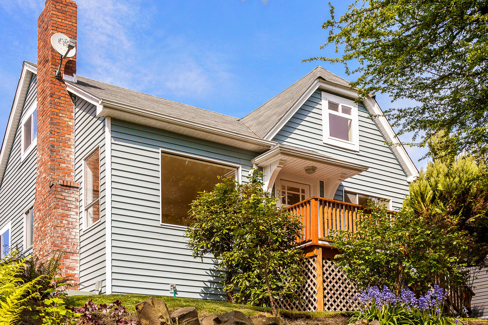 Property Photo: 824 NW Market St WA 98107