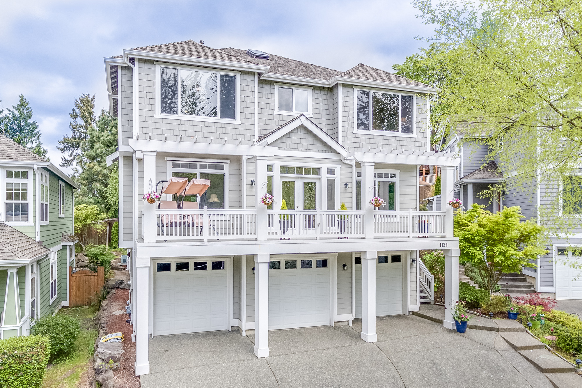 Property Photo: 1134 N 27th Place WA 98056