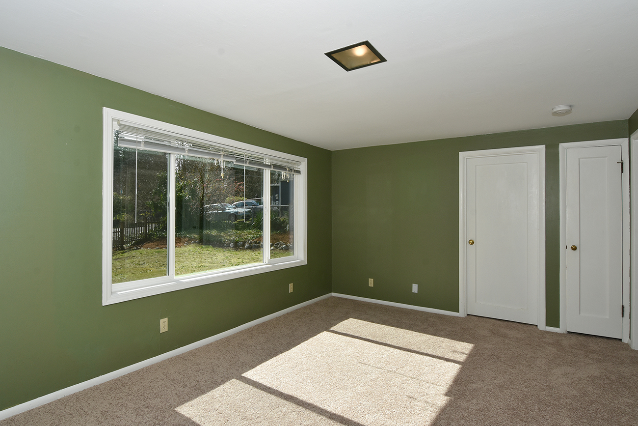 Property Photo: Living Room 2512 NE 136th St  WA 98125 
