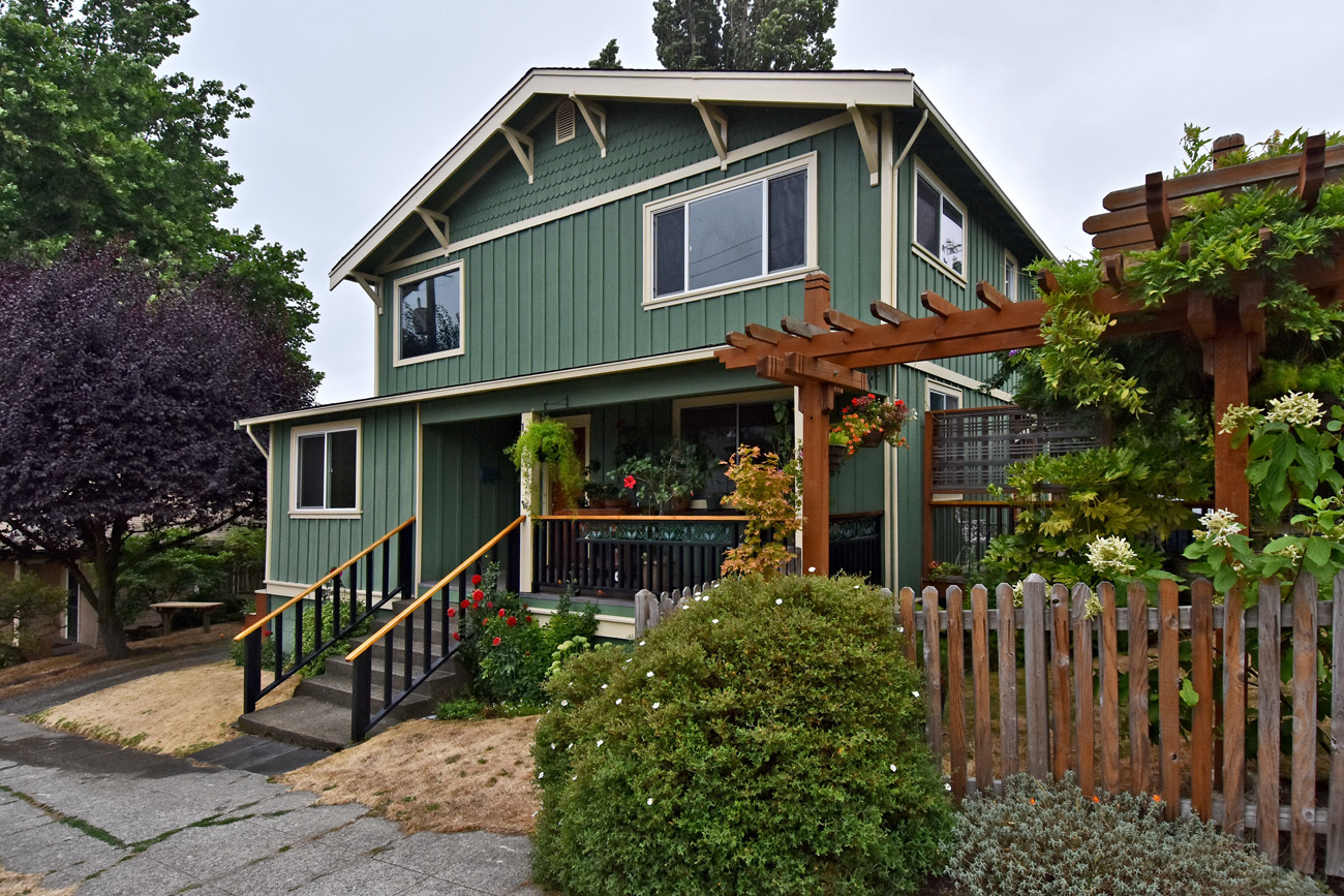 Property Photo: 1414 N 36th St WA 98103