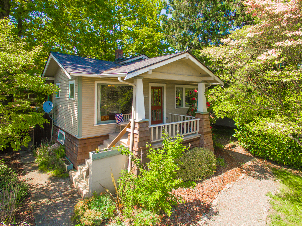 Property Photo:  4837 40th Ave SW  WA 98116 