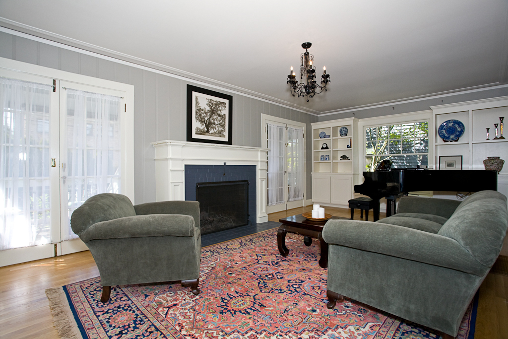 Property Photo: Living & dining rooms 2314 10th Ave E  WA 98102 