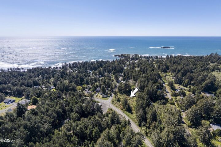 Property Photo: 6525 Otter Crest Lp OR 97369