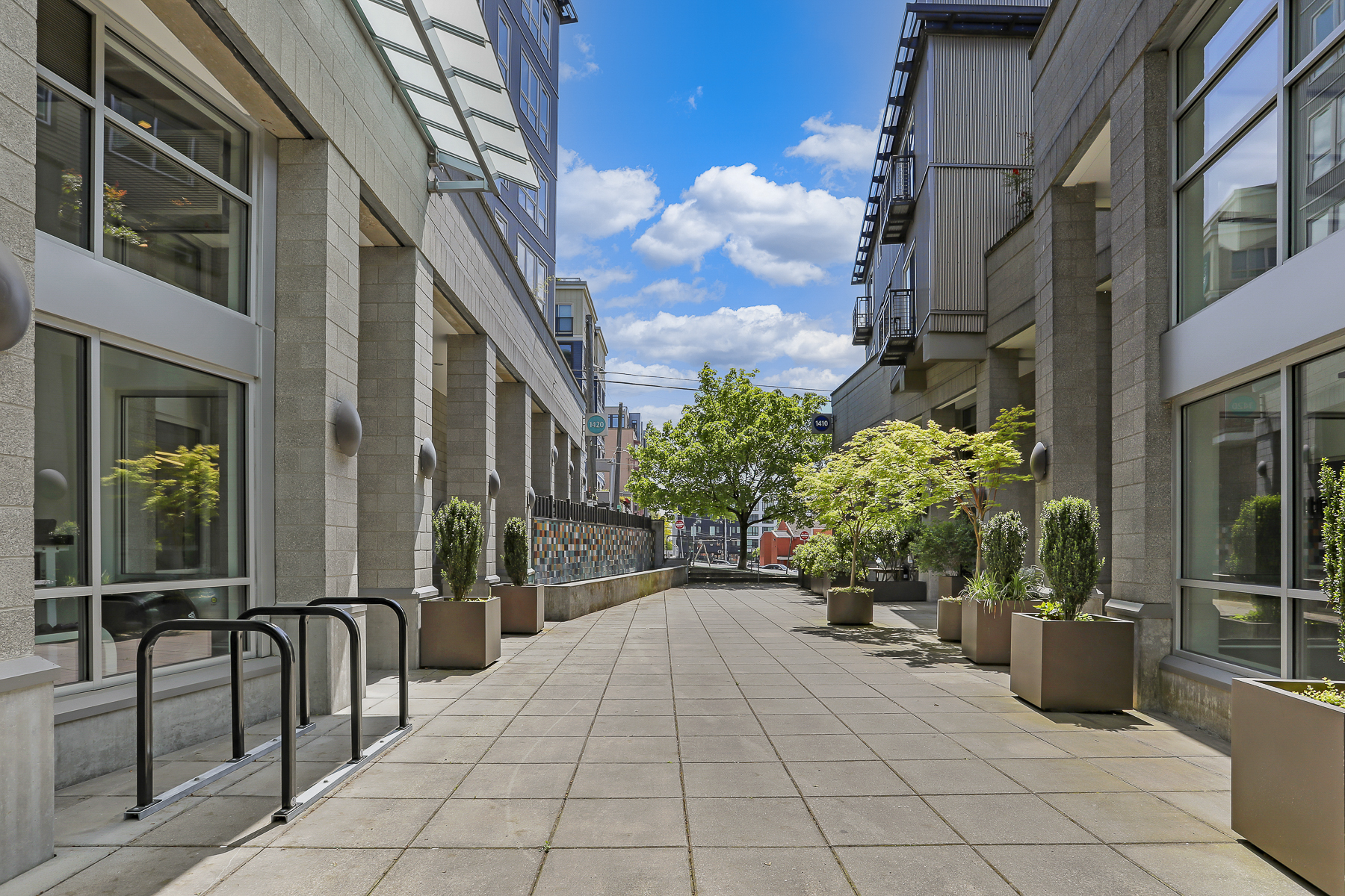 Property Photo: 1420 E Pine Street #E201 WA 98122