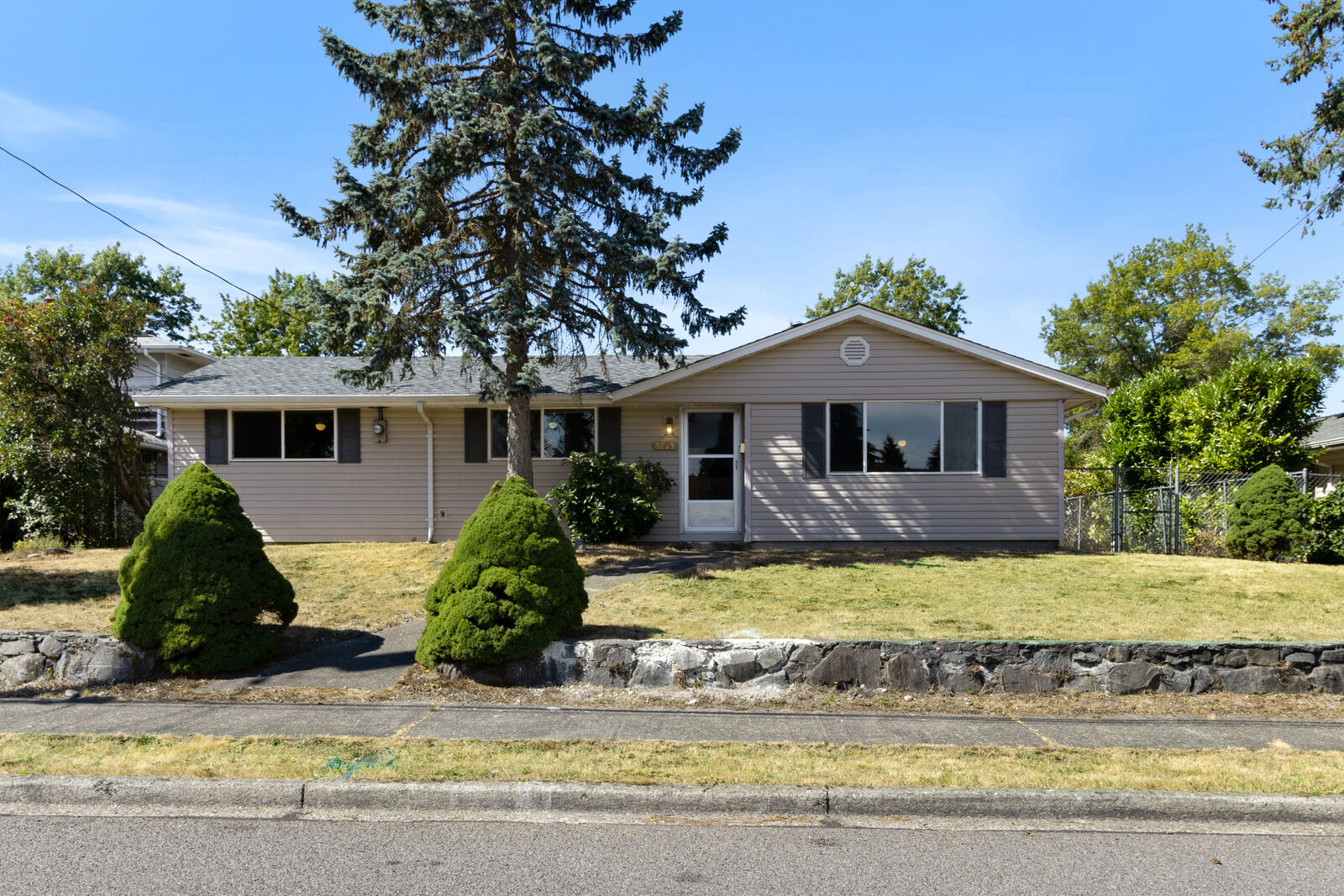 3 bed home for sale 5215 N Dahl Dr, WA 98406