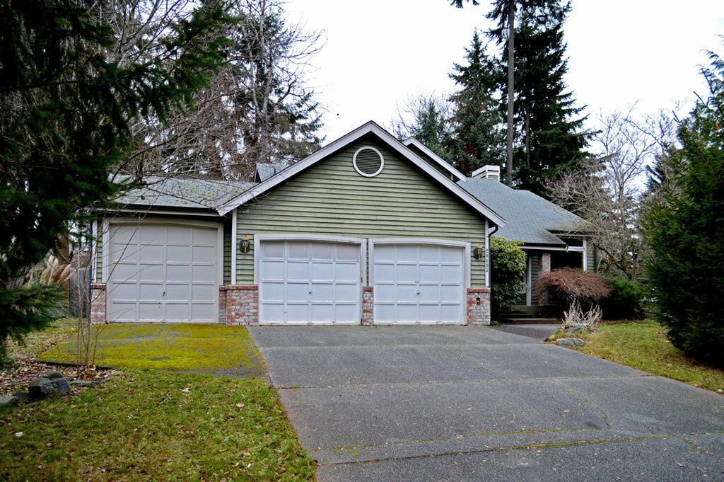 Property Photo:  20405 109th St Ct E  WA 98391 