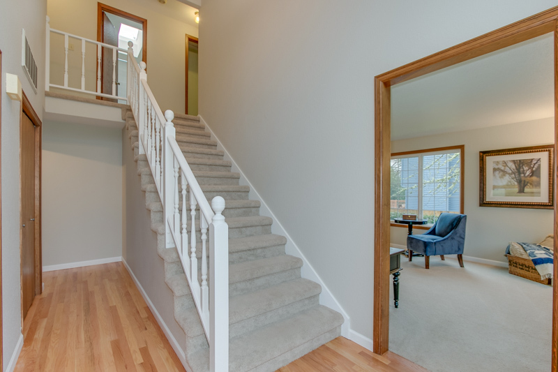 Property Photo: Entry 12918 179th Ave NE WA 98052