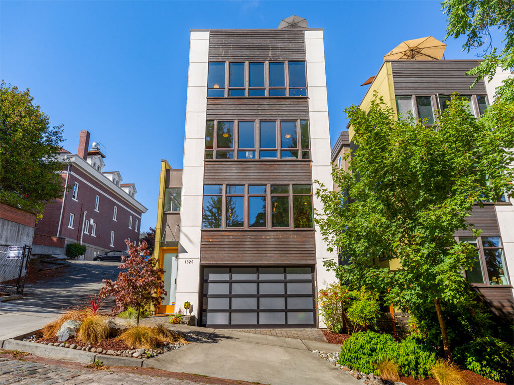 Property Photo: 1820 E Howell St 1820 E  Howell Street  WA 98122 