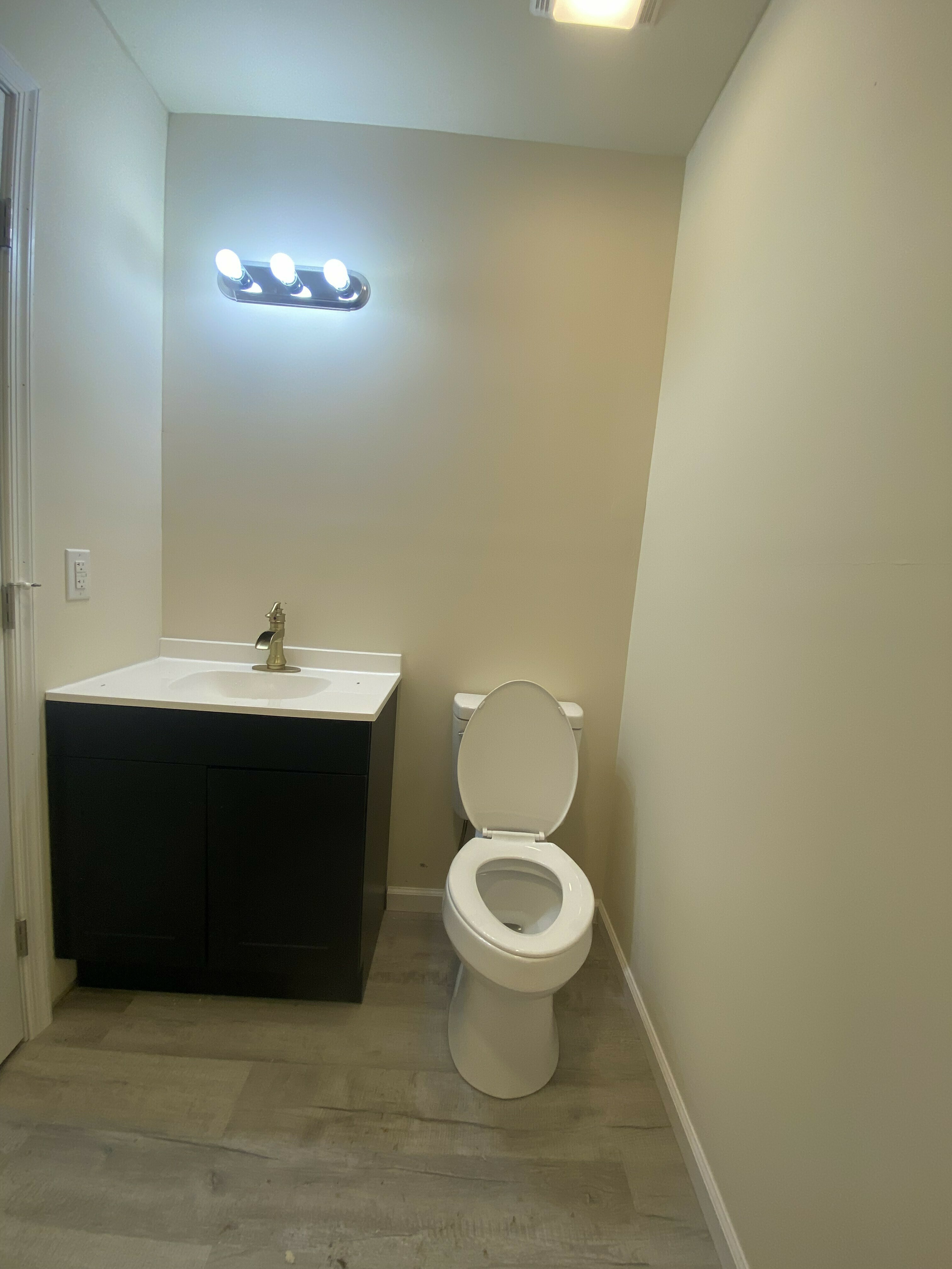 Property Photo: 415 E Mulberry Street NJ 08332