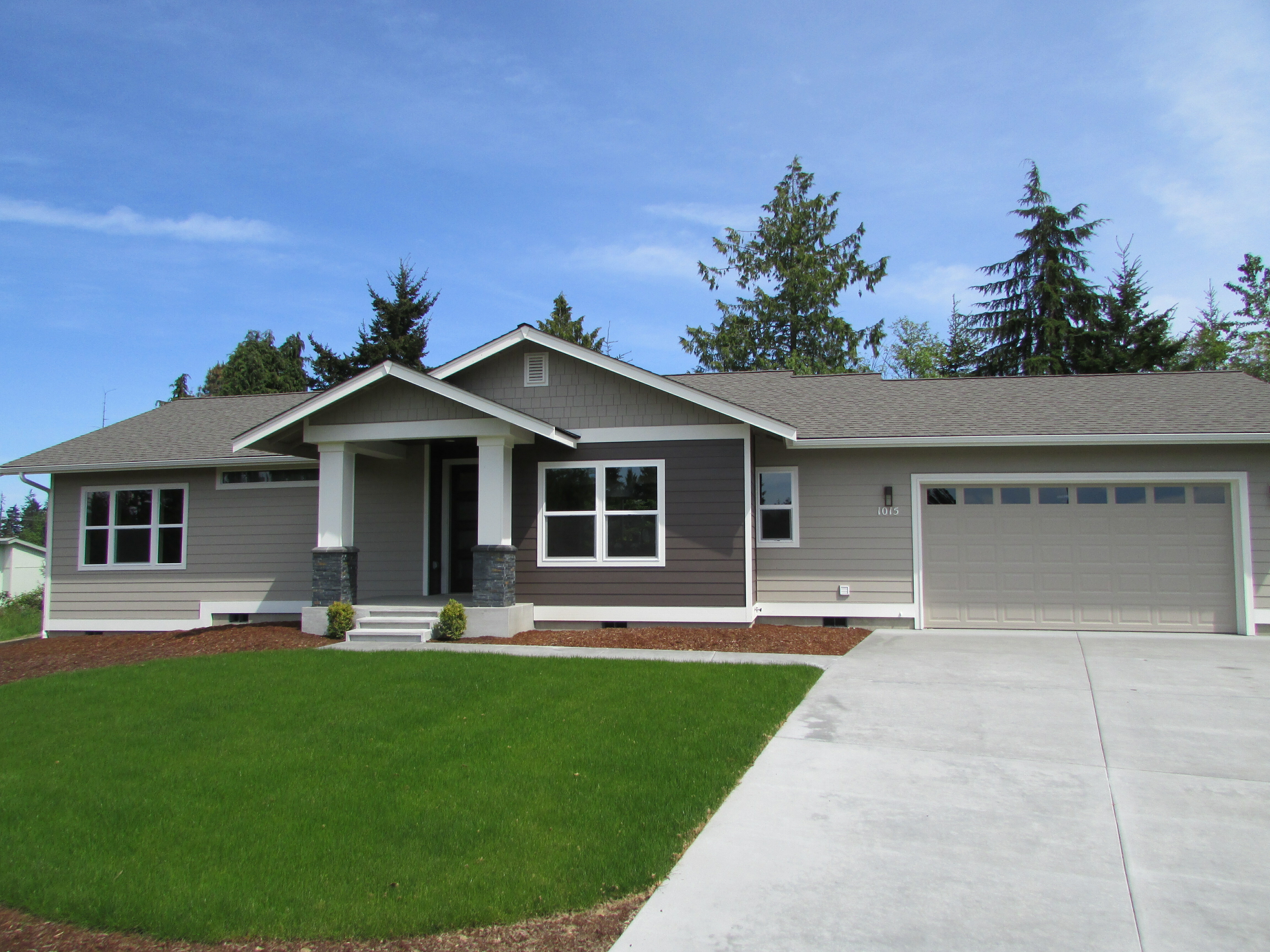 Property Photo:  1015 Heritage Ct  WA 98363 