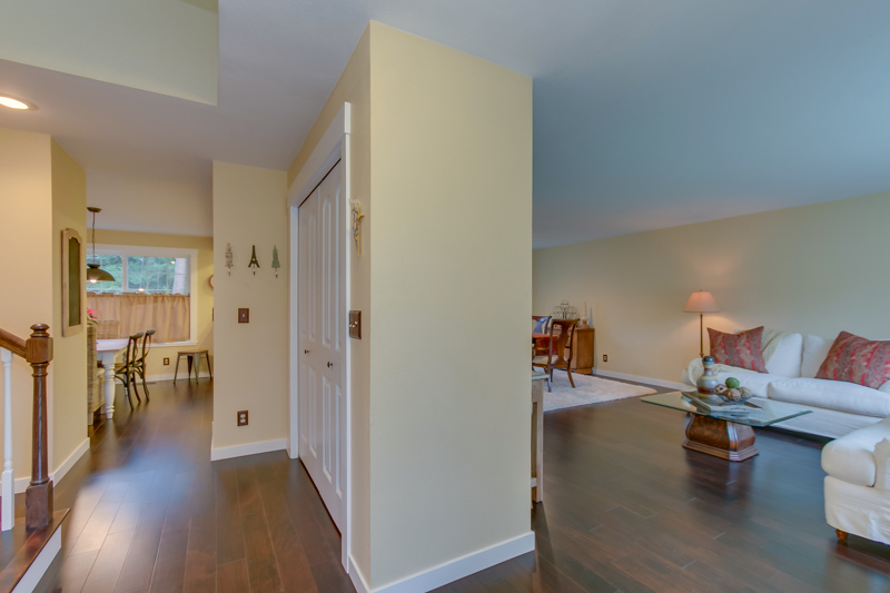 Property Photo: Entry 17427 NE 139th Place WA 98052