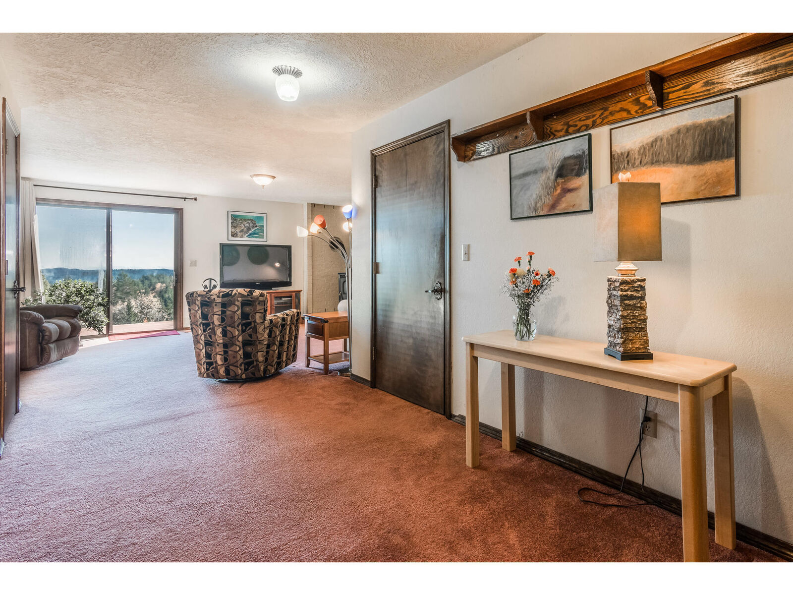 Property Photo: Family Room 17150 Oakdale Rd  OR 97338 