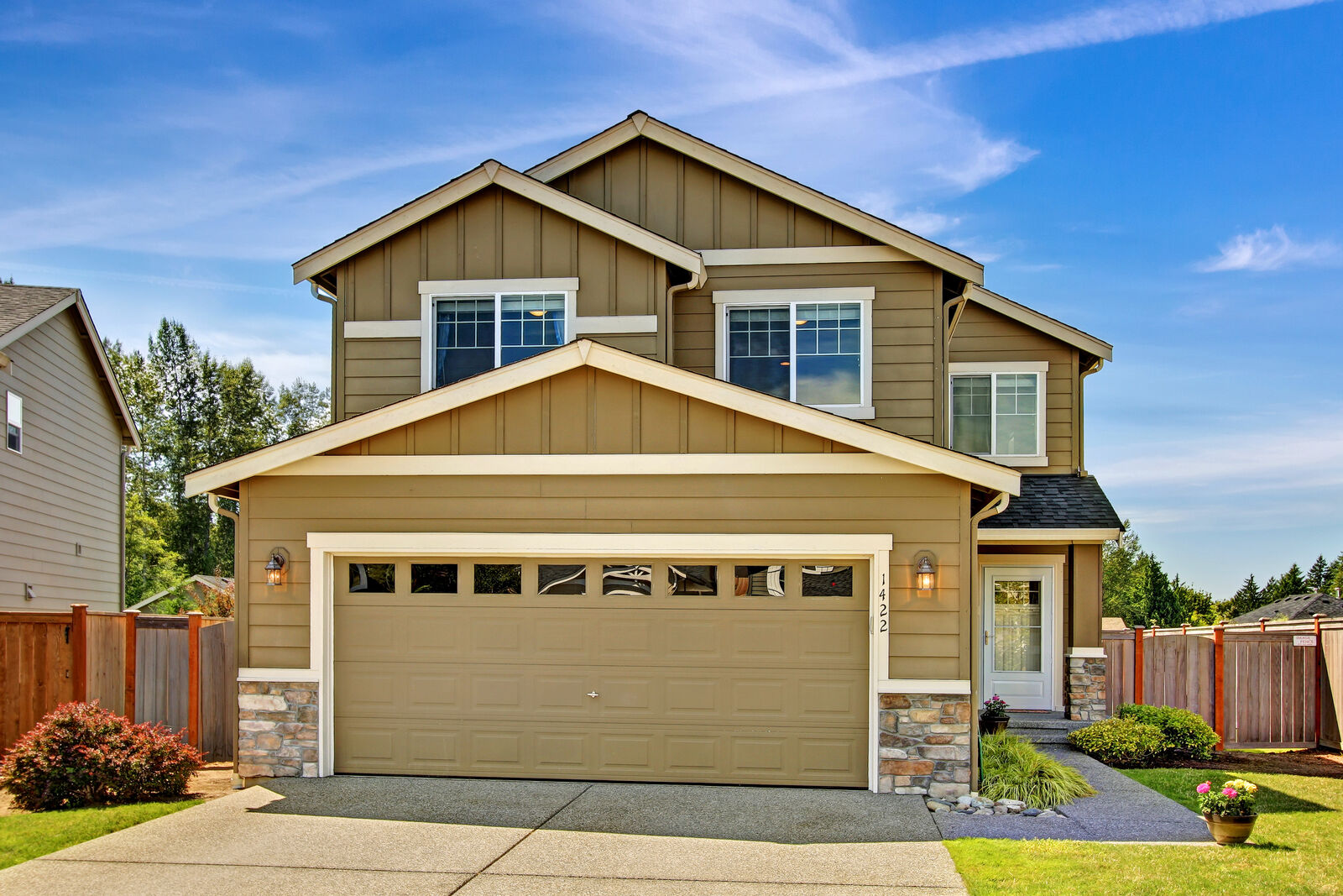 Property Photo:  1422 78th Dr SE  WA 98258 