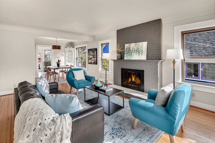 Property Photo:  8036 Brooklyn Ave NE  WA 98115 