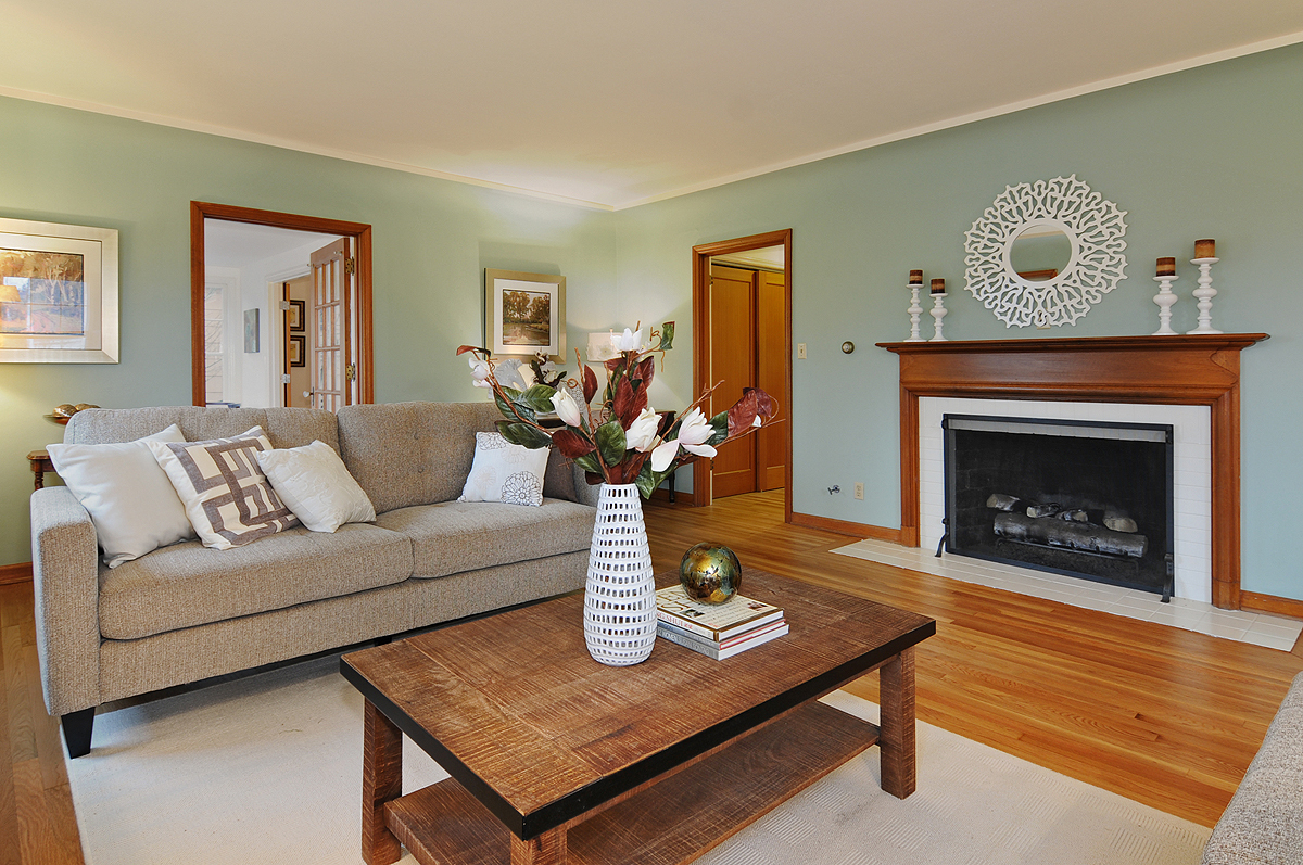 Property Photo: Living room, dining room, kitchen 7702 Sunnyside Ave N  WA 98103 