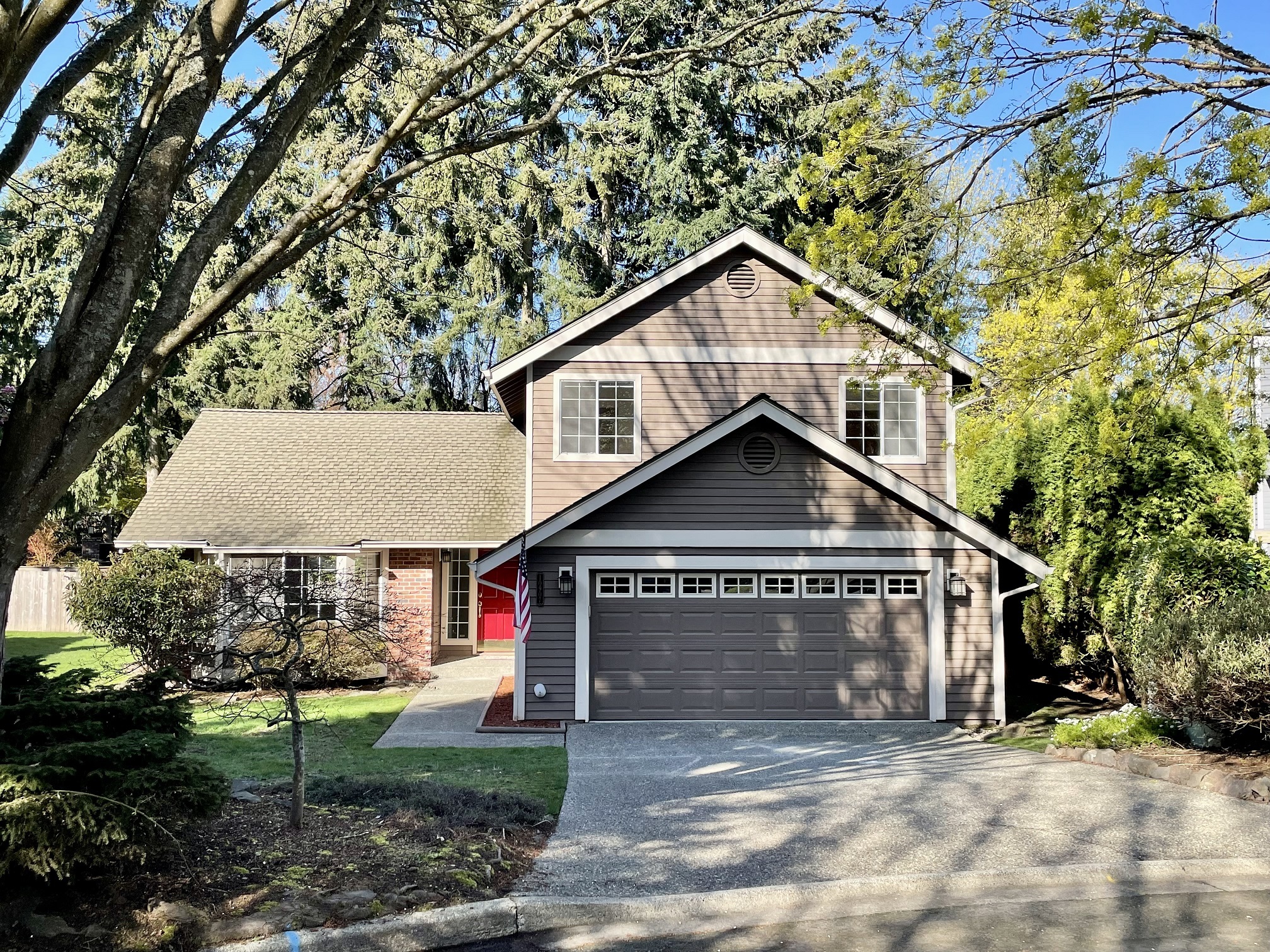 Property Photo:  10907 NE 66th Place  WA 98033 