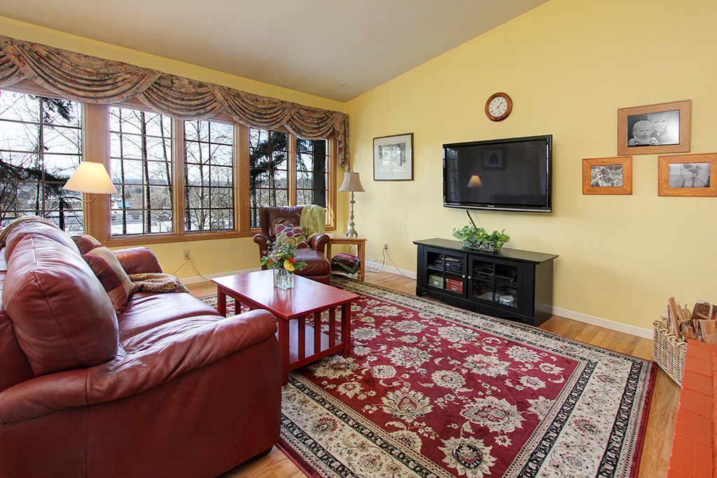 Property Photo: Living room & dining room 17317 143rd Place NE  WA 98072 