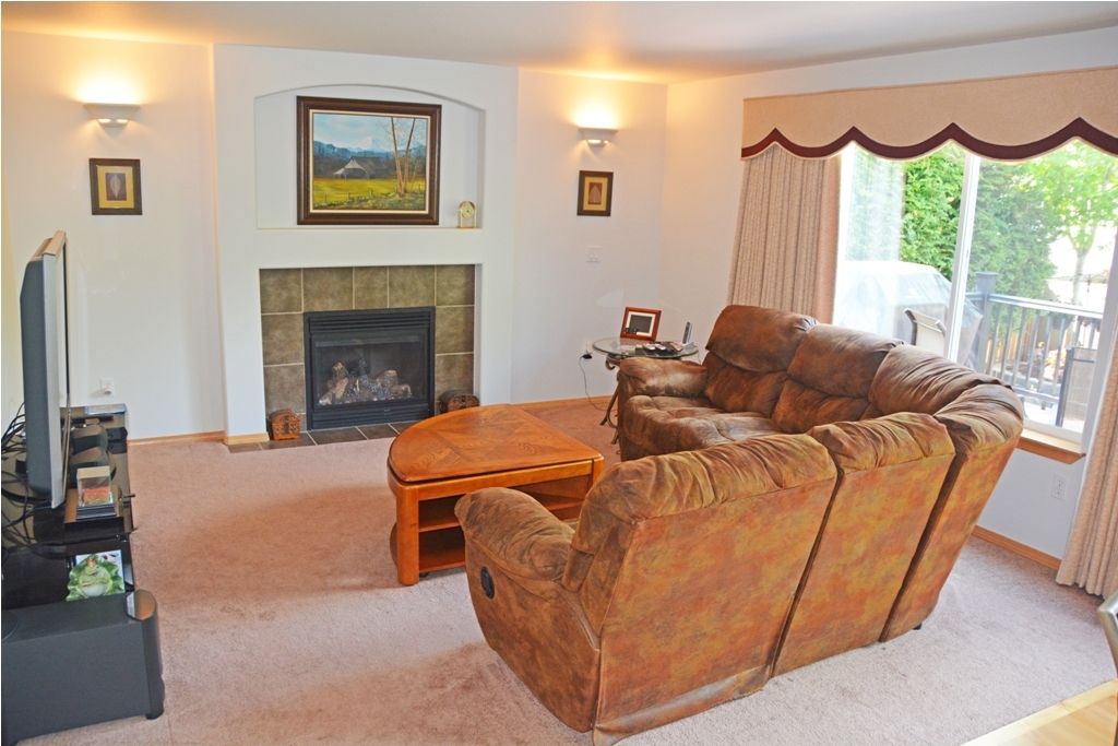 Property Photo: Family room 7601 33rd St NE  WA 98270 